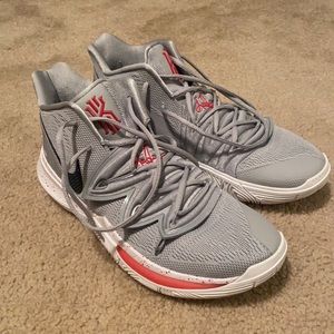 Nike Kyrie 5 UConn PE - LIKE NEW